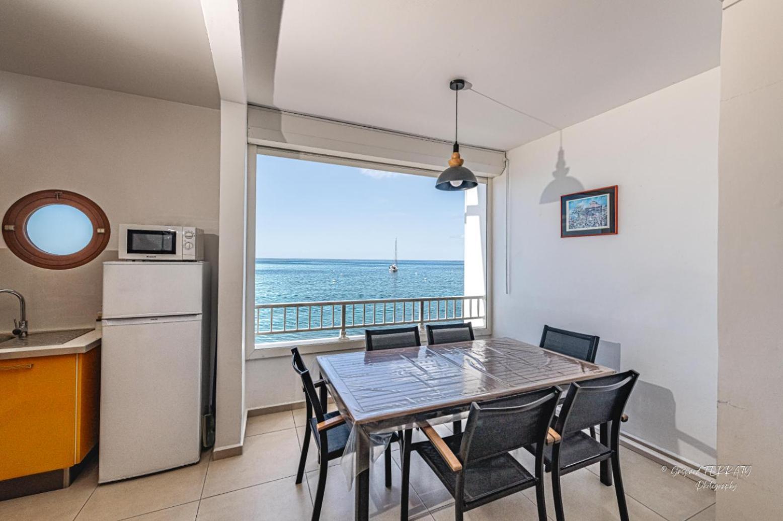 Les Penates - Appt Vue Mer Proche Plage Saint-Pierre ภายนอก รูปภาพ